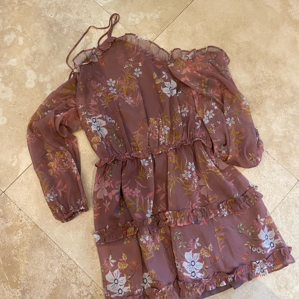Tularosa
Donna Floral-Print Ruffle Off-Shoulder Halter Dress (24) - Picture 5 of 7